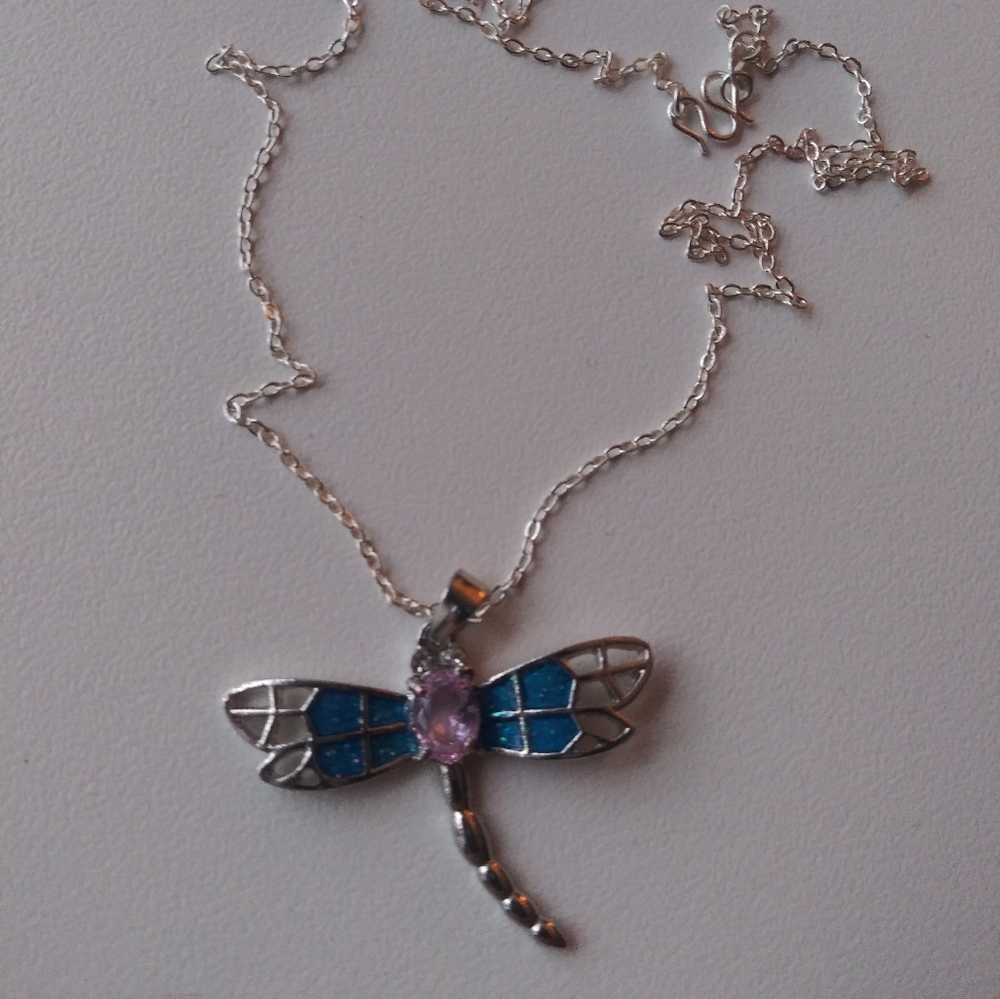 NWT Silver Dragonfly Necklace